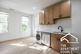 Building Photo - 2301 N Leavitt St