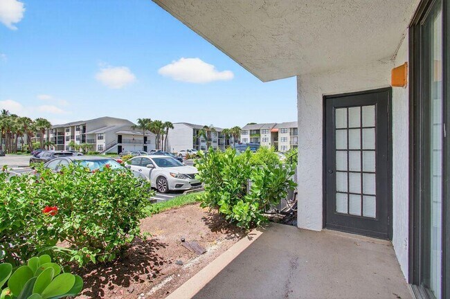 Building Photo - 752 Executive Center Dr