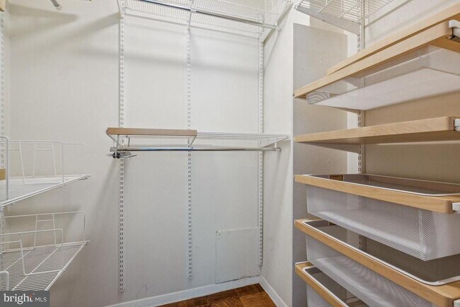 Building Photo - 5225 Pooks Hill Rd