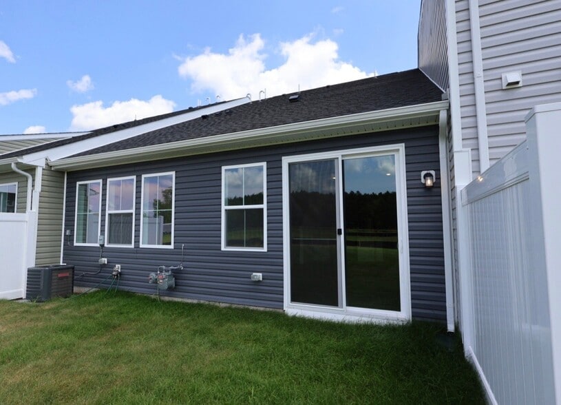 Building Photo - 20415 Spyglass Cir
