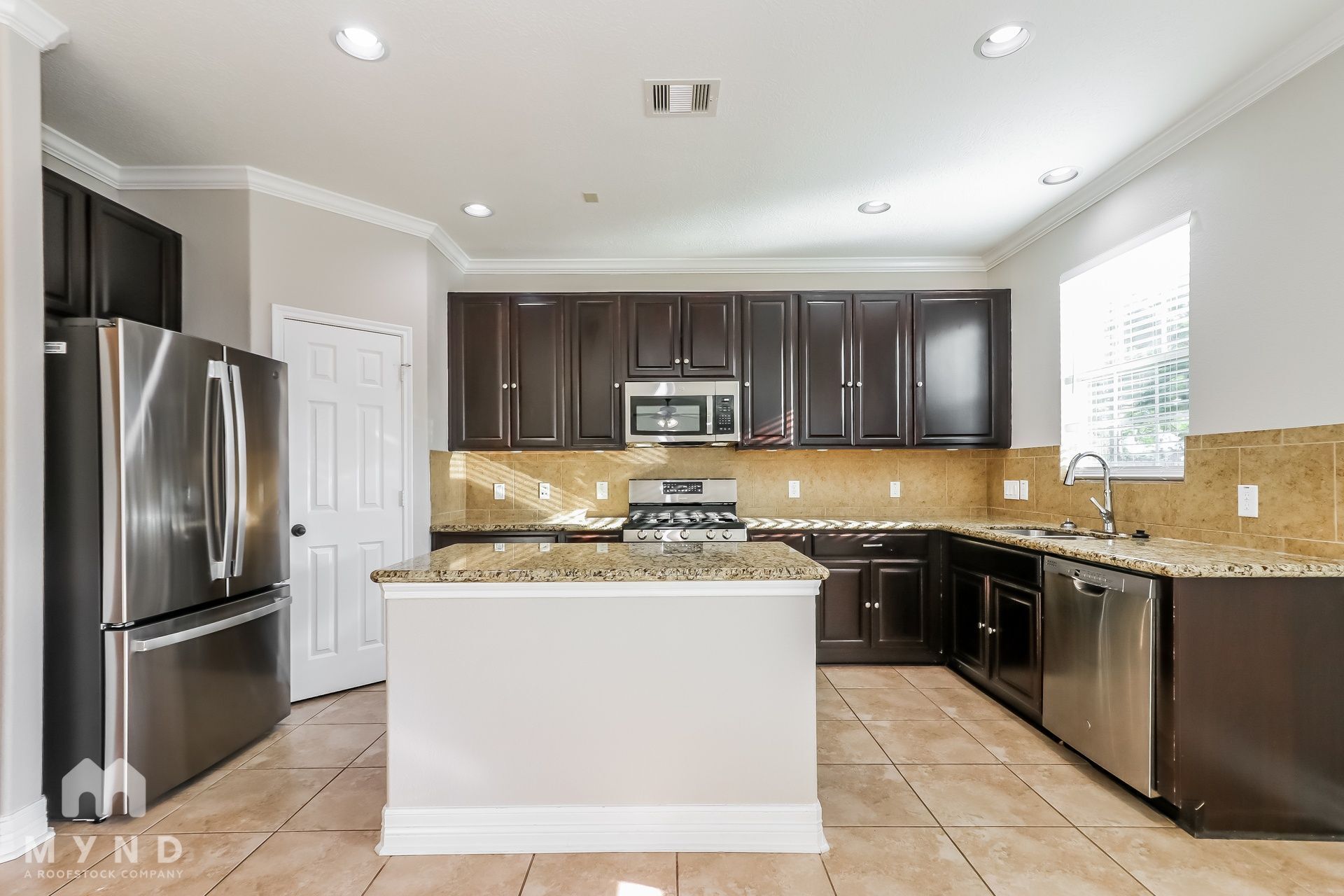Building Photo - 11018 Tipton Oaks Dr