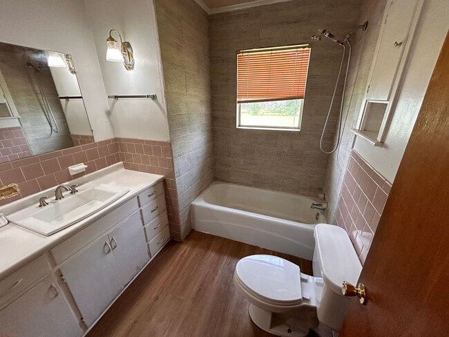 Building Photo - Single Family Ranch