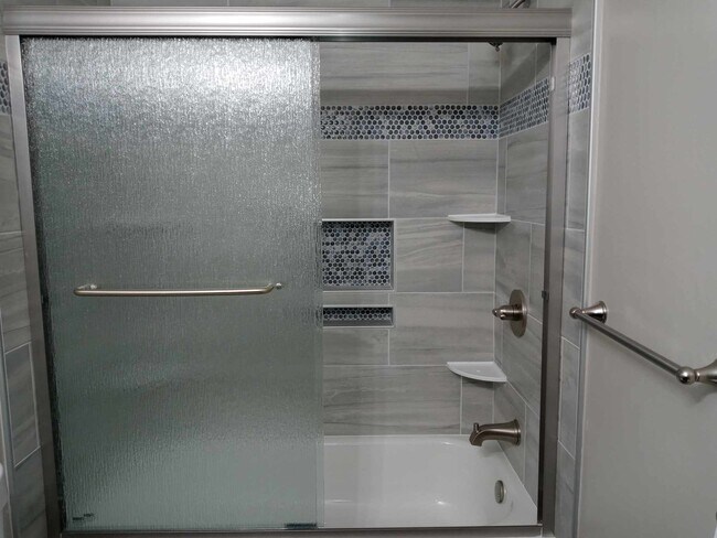 Building Photo - 440 N Oceana Blvd