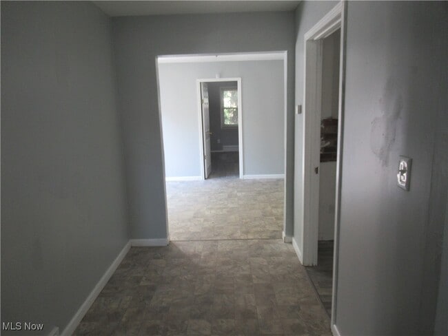 Building Photo - 14314 Viola Ave