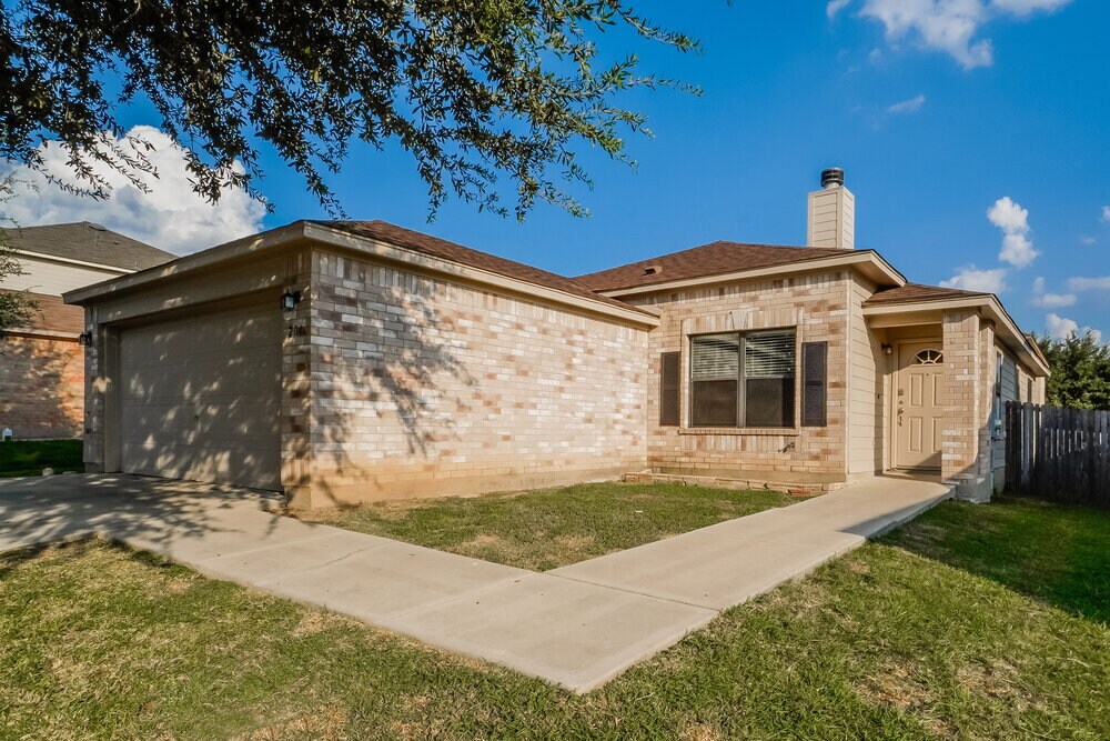 Building Photo - 204 Calixto Ct
