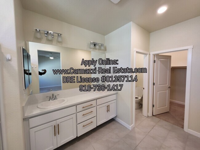 Building Photo - 3224 Finch Ln