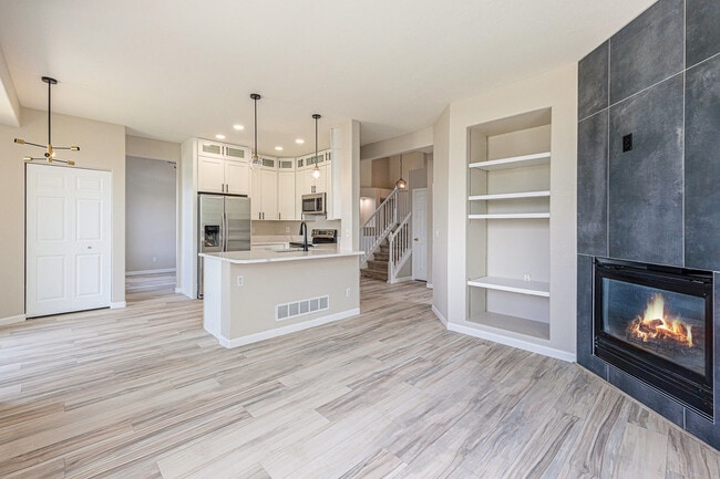 Building Photo - 3833 E Aldenbridge Cir