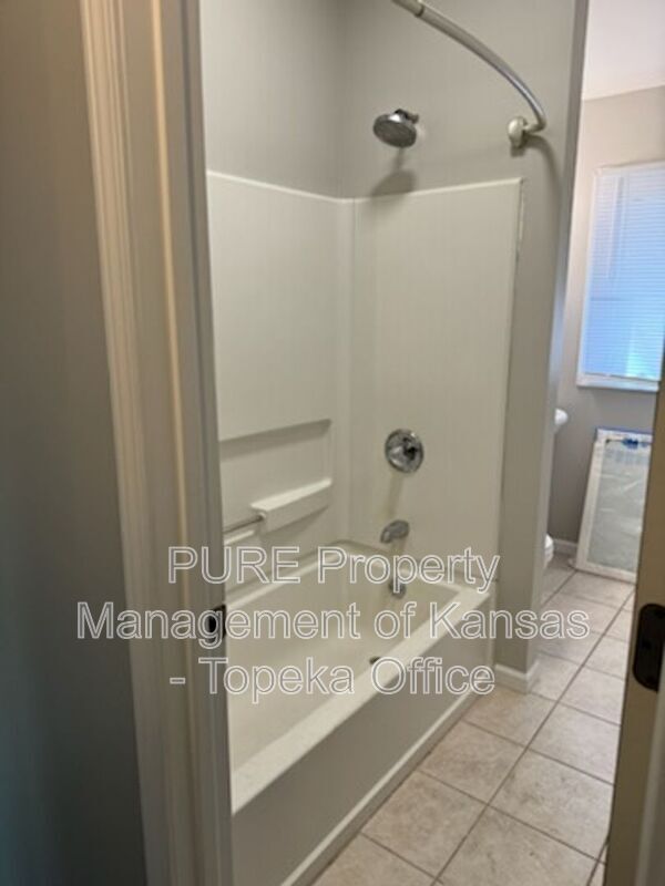 Building Photo - 3506 SW Twilight Dr