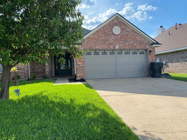 Primary Photo - Golden Meadows Rental