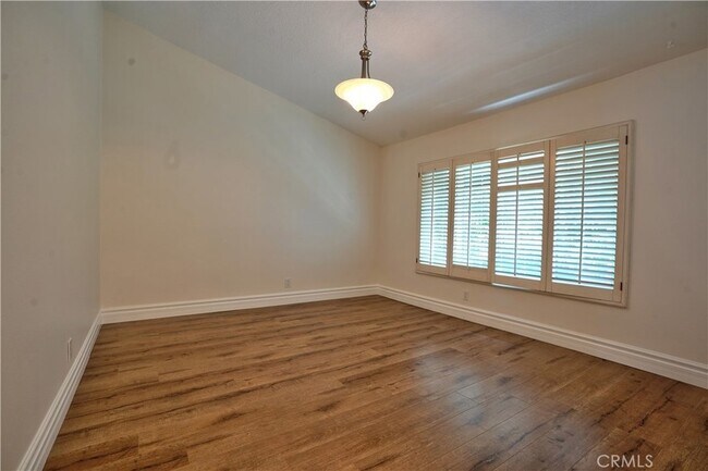 Building Photo - 7401 Seabluff Dr