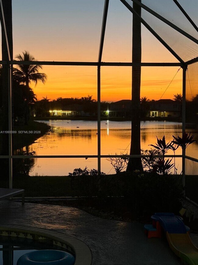 Building Photo - 4451 Seneca Ave