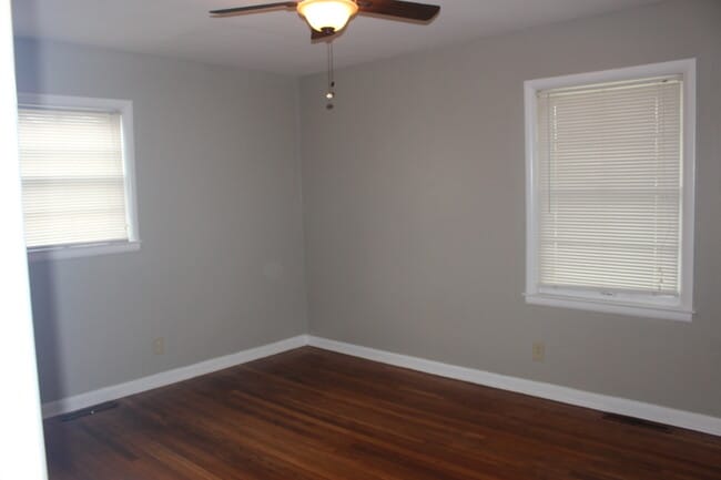 Building Photo - 246 Hill N Dale Rd