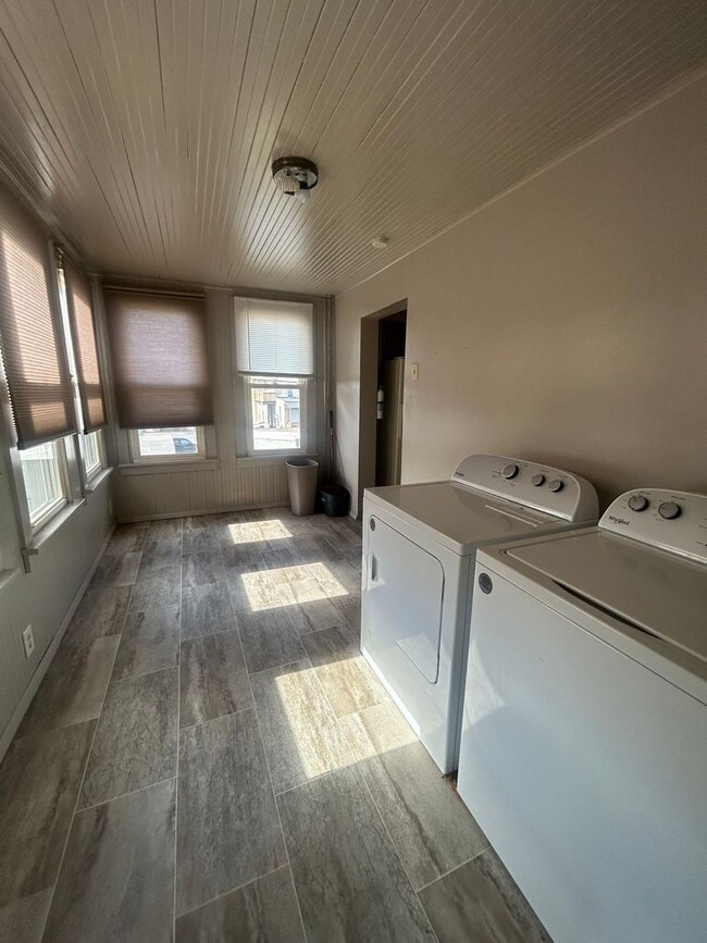 Building Photo - 4-bedroom duplex in south Steelton