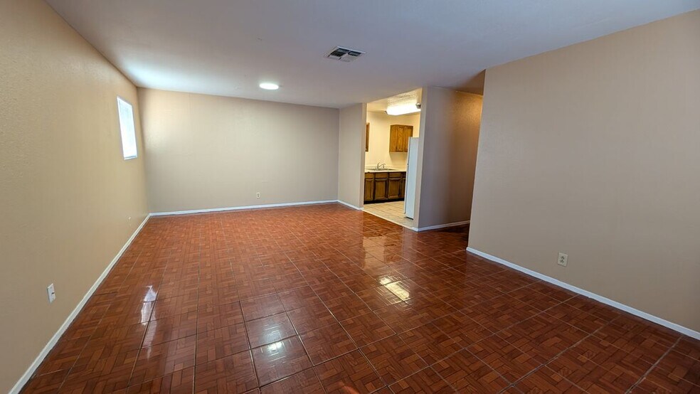 Building Photo - 11231 Belair Dr