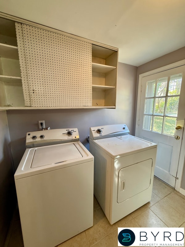 Building Photo - 9023 Farmington Dr