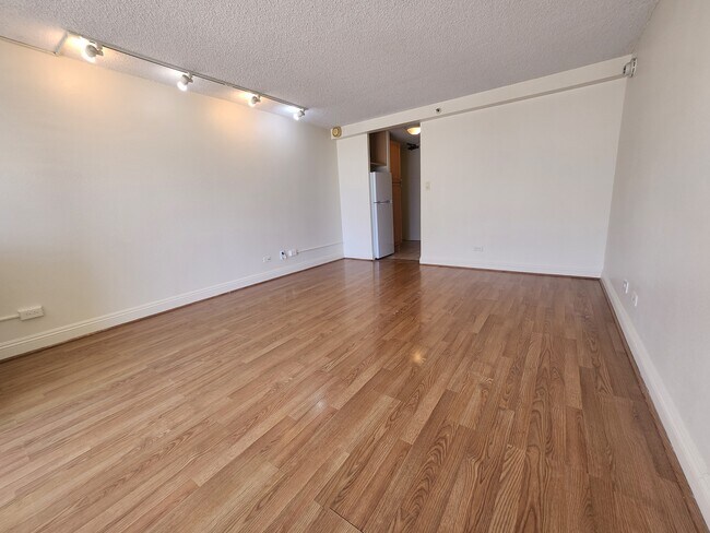 Building Photo - 445 Seaside Ave