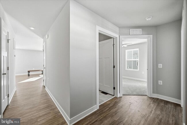 Building Photo - 313 Switchgrass Ct