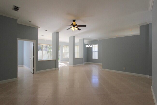 Building Photo - 240 Sussex Cir