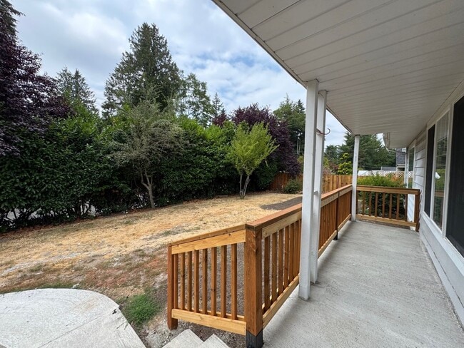 Building Photo - Newly renovated 4 bed 1 bath home in Burien