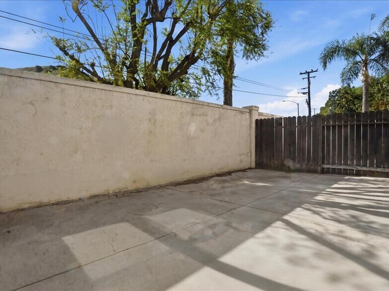 Building Photo - 356 Carrione Ct