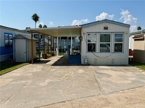 Building Photo - 8 E Clam Cir
