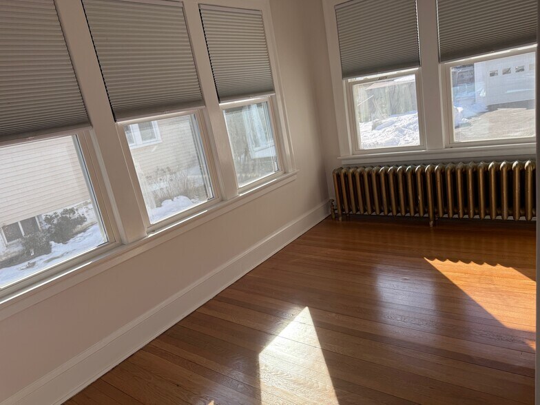 Building Photo - 85 Dover Rd