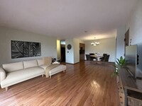 Building Photo - 340 Sunderland Rd