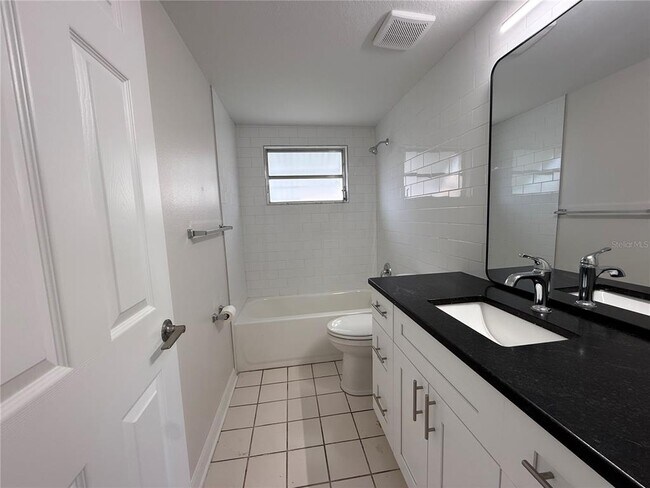 Building Photo - 5241 Sparrow Dr