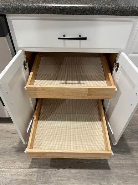 Pull out, soft close cabinets - 2225 Kenwood Blvd SE