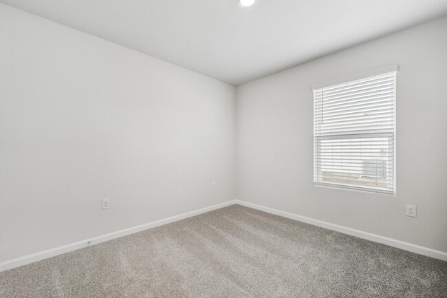 Building Photo - 526 Mary Lou Way