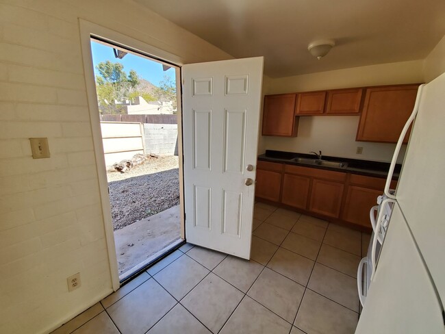 Building Photo - 1608-1610 W. Becker Lane