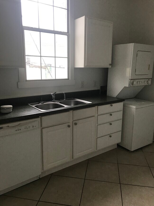 Building Photo - 1301 General Pershing St