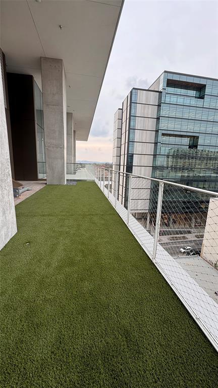 Building Photo - 313 W 17th St