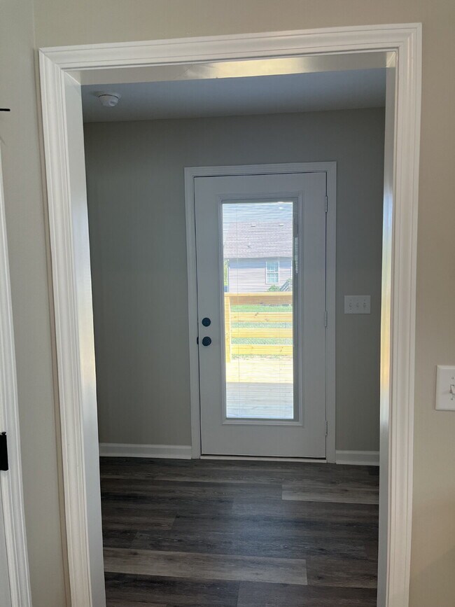 Building Photo - 109 Thacker Dr