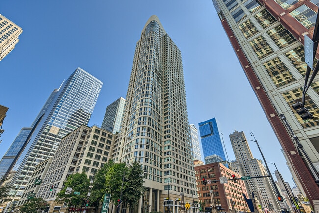 Building Photo - 345 N La Salle Dr