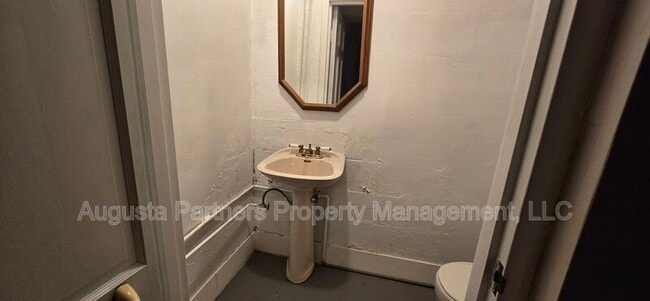 Building Photo - 289 Ashbrook Dr