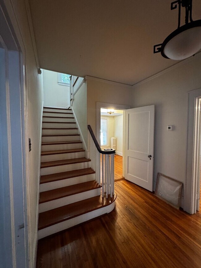 Building Photo - 3BR/2BA House in Five Points