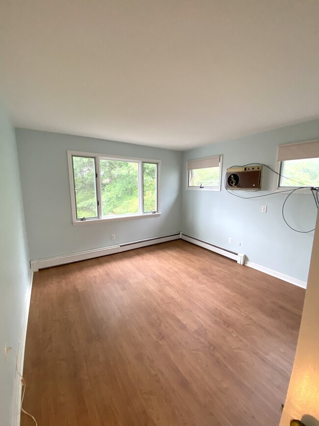 Building Photo - 82 Bergen Ave