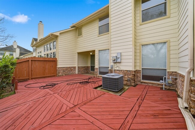 Building Photo - 2110 Ridge Wood Ln