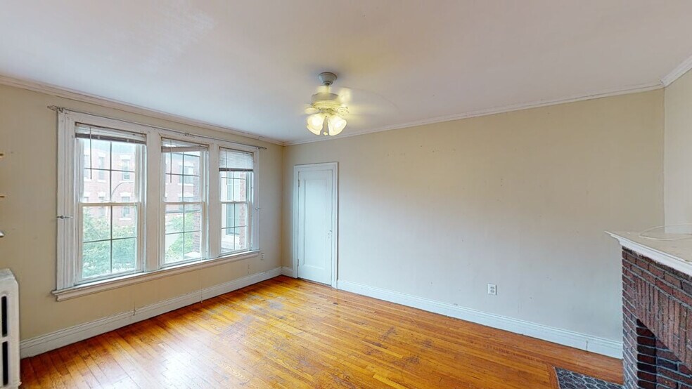 Building Photo - 14 Glenville Ave