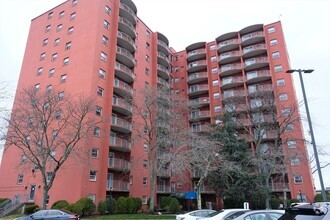 Building Photo - 115 W Squantum St