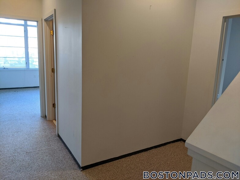 Building Photo - 160 E Berkeley St