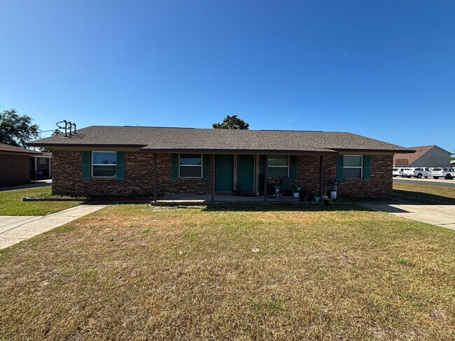 Building Photo - 4123 W 22nd St