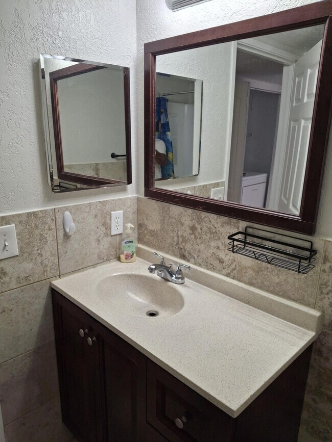 Building Photo - 3238 Coral Lake Ln