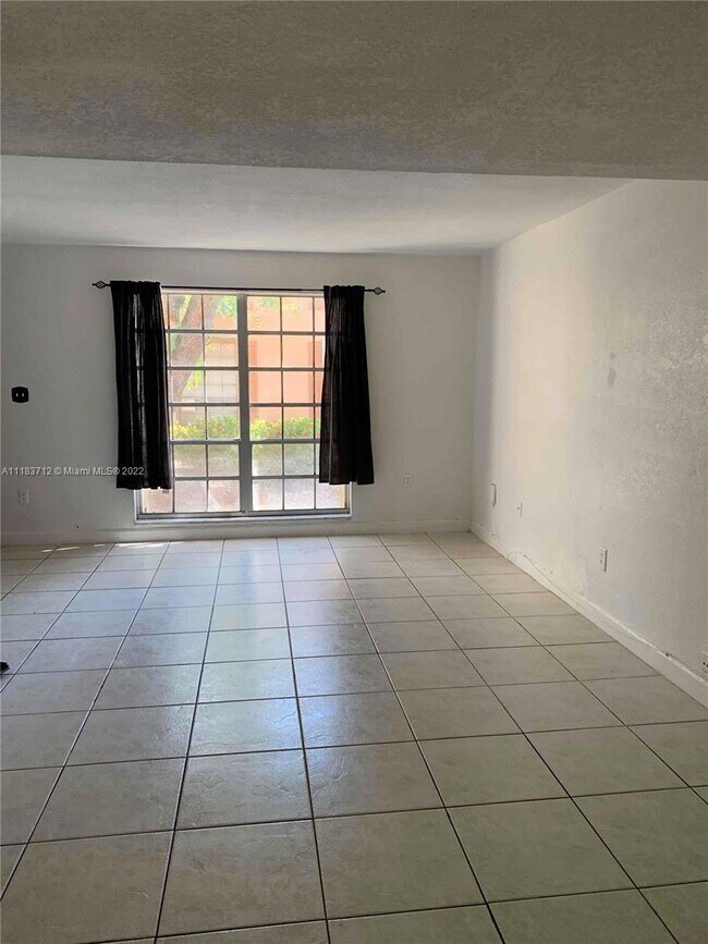 Building Photo - 7170 Fairway Dr