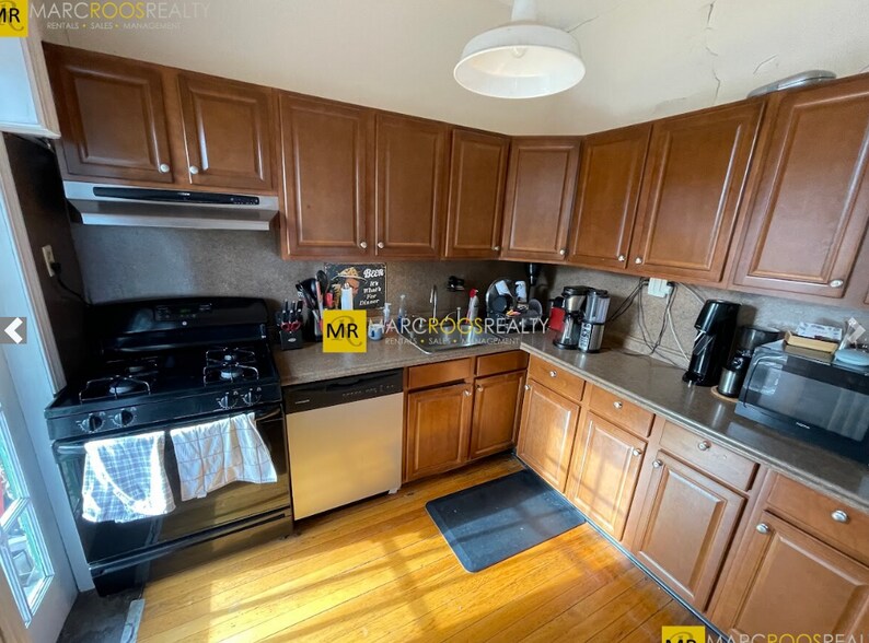 Building Photo - 1487 Beacon St