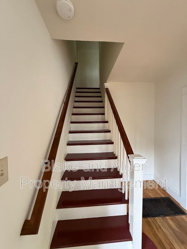 Building Photo - 7824 SE 11th Ave