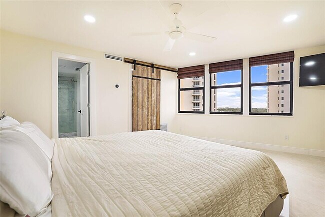 Building Photo - 2800 N Ocean Dr