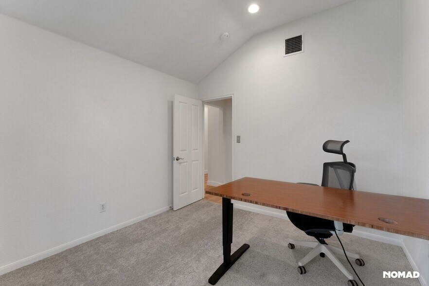 Building Photo - 5613 Lomita Verde Cir