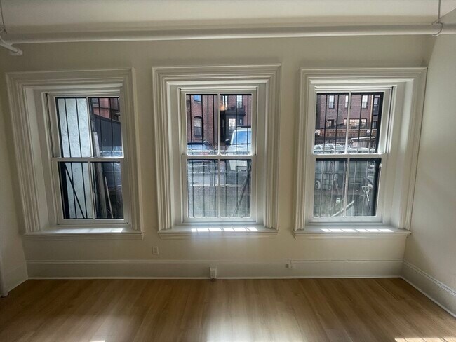 Building Photo - 70 Marlborough St